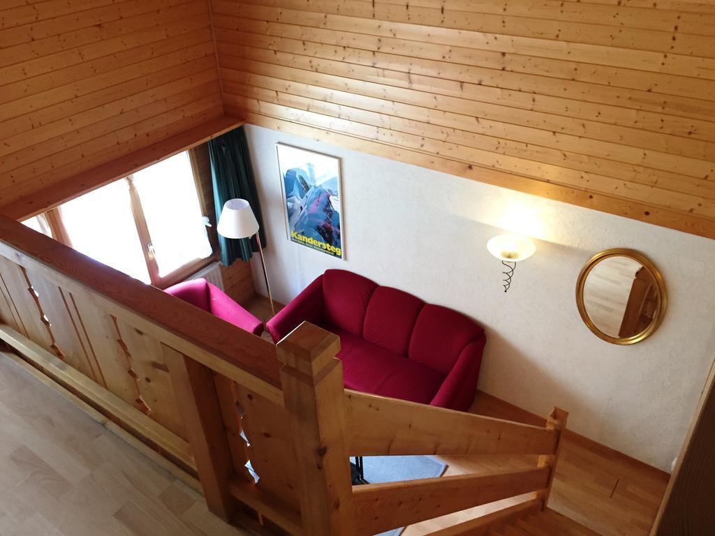 Alpen Chalet Кандерстег Стая снимка